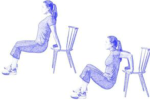 Ασκήσεις με αντιστάσεις στο σπίτι Βυθίσεις (τρικέφαλοι) σε καρέκλα